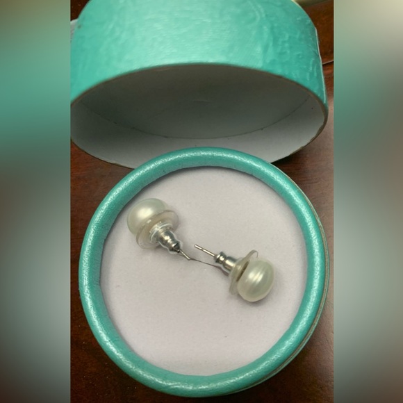 NEW Pearl Ear Studs (Imitation Pearl)   - Earrings - Picture 2 of 4